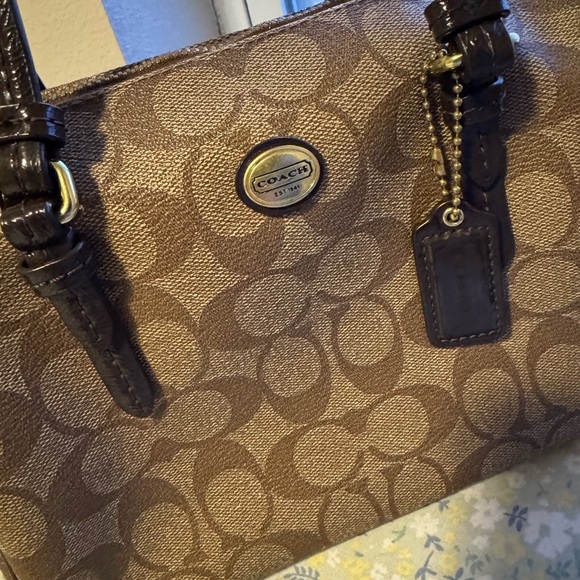 Coach Brown Signature Coated Canvas & Patent Leather Bennett Satchel Bag - Picture 4 of 10